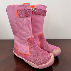 Plae boots pink almost new plenty life left